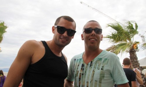 Alenu Maciniću djevojke pokušale skinuti majicu