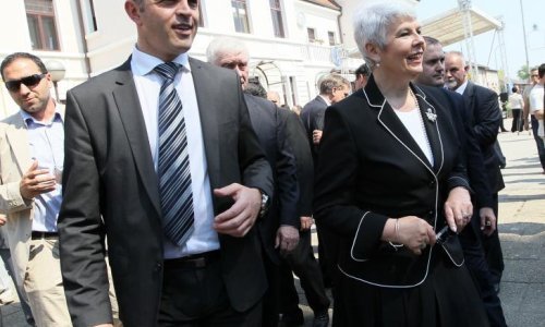 Glasnogovornik Vlade se treba ispričati novinarima