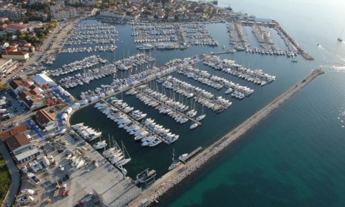 Na izlazu iz Biograda na moru prekinut promet zbog vode na kolniku