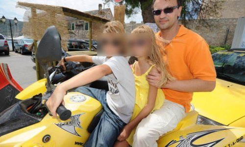 Saša Kopljar umjesto kupanja čita knjigu Vlatke Pokos