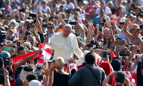 Katolici ne smiju prosipati pepeo pokojnika ili urnu držati kod kuće