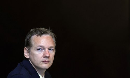 Assange zbog Hillary ostao bez interneta