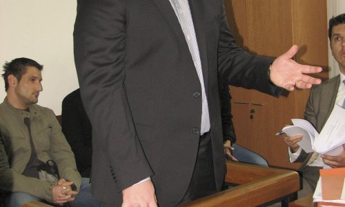 Bivši policajac osuđen na dvije godine zatvora