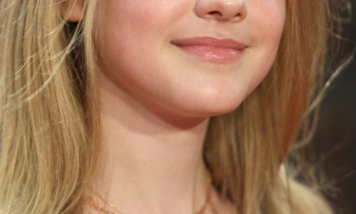 Dakota Fanning u 'Mladom mjesecu'?
