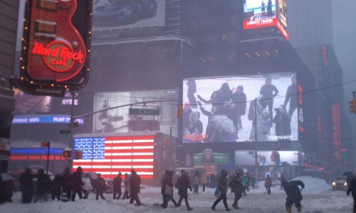 Silovita snježna oluja u SAD-u, odgođen sastanak Trumpa i Merkel