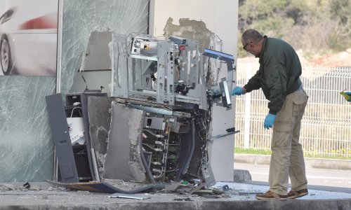 Plinom raznijeli bankomat na pumpi u Vodicama