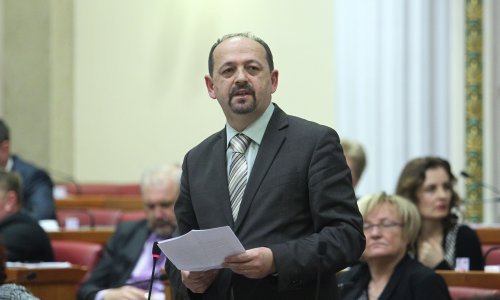 Lovrinović: Zašto u Saboru nema gorućih tema?