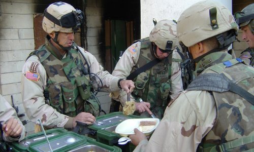 Američki general vojnicima u Poljskoj zabranio hamburgere, pizze i slatkiše