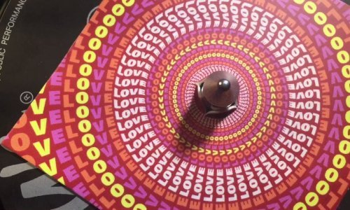 Ovakve psihodelične posjetnice dosad niste vidjeli