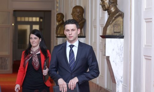 [VIDEO] Razmišlja se o ukidanju stanki u Saboru?