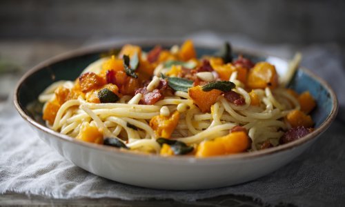 Tjestenina s muškatnom bundevom i pancetom