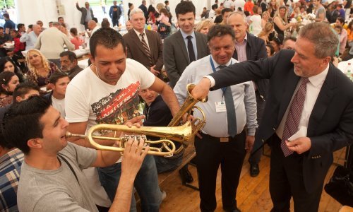 Bandić preko manjinaca stisnuo desne stranke