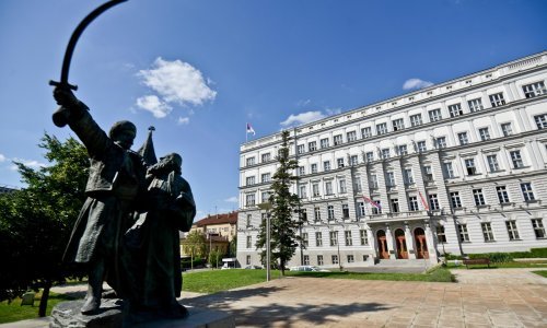 Moody's povećao kreditni rejting Srbije s B1 na B3