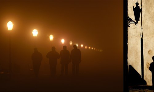 Saša Ćetković galeriju pretvorio u ulicu sa 35 fotografskih svjetiljki