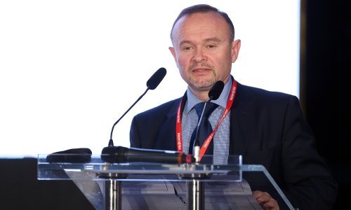 Europarlamentarac zgrožen: Sramota! Građanima poručujete da zarađuju kopajući po kantama za smeće