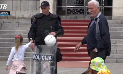 Zašto je crnogorski policajac slomio djevojčici srce?