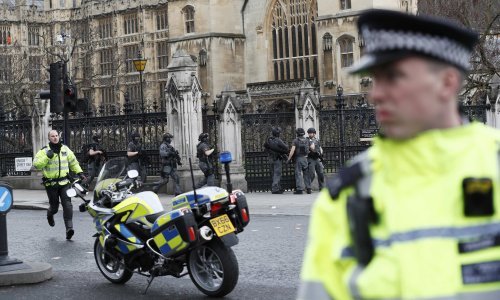 Državni tajnik pokušao je spasiti život policajcu, ali pomoći mu nije bilo