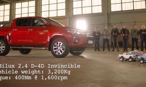 Evo koliko je Toyota Hilux igračaka potrebno za vuču prave Toyote Hilux
