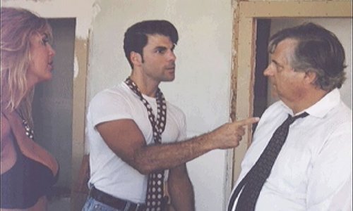 Sjećate li se ove užasne igre o seksi vodoinstalateru? Vratila se!