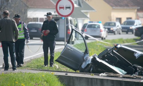 Dvije osobe poginule u prometnoj nesreći kod Našica