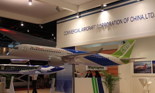 Kineski odgovor na Airbus i Boeing spreman za prvi let