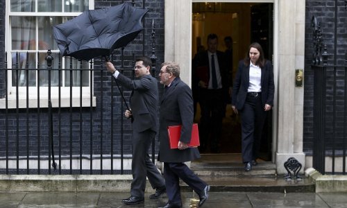 Britanska vlada razmatra sve opcije za Sjevernu Irsku