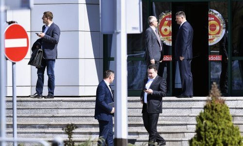 'Vlada je zaštitila banke i koncern, mi smo ostavljeni na milost i nemilost bankara'