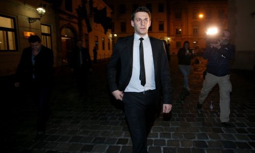 Pravni stručnjak u čudu: Može li se Božo Petrov podijeliti na dvije osobe?