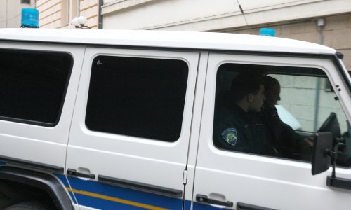 Policajcima u Požegi pobjegao zatvorenik iz automobila