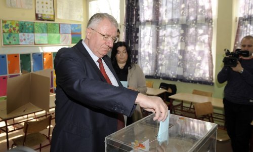 Šešelj ostaje na čelu radikala, traži smjene u izbornom povjerenstvu