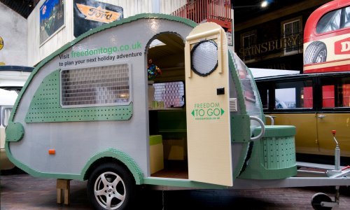 I mi bismo se vozili u ovoj ludoj Lego prikolici