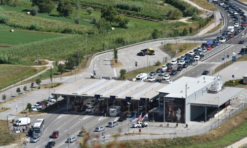 Promet na prijelazu Plovanija/Dragonja normaliziran, nije bilo bombe