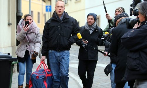 Potreseni Saucha pojavio se na Markovom trgu s putnom torbom u ruci