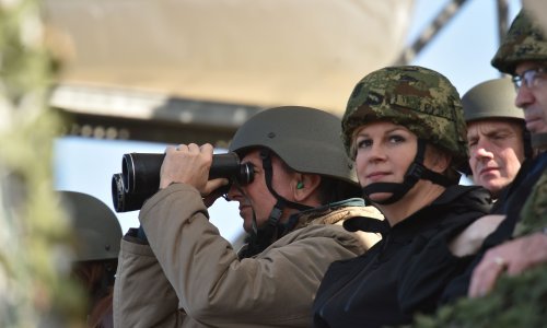 Kraljica farse i rituala: Kako nas je Grabar Kitarović generalski vratila u patrijarhat