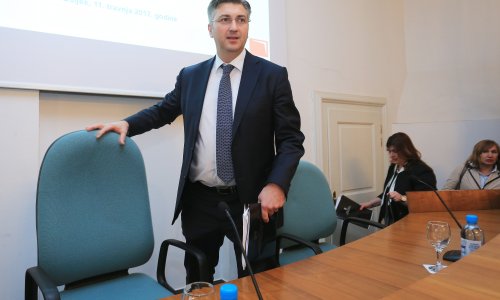 Plenković: Vrata su otvorena onom tko na izborima misli podržavati nekog van HDZ-a