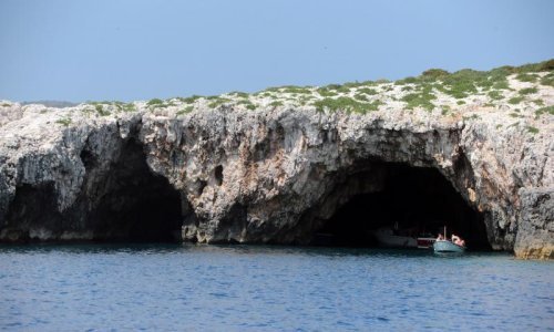 S komiških oštrih stijena spasili Irca i Britanku