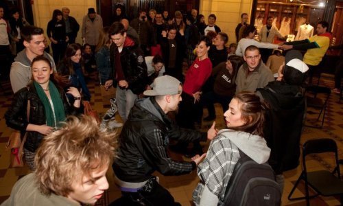 Svi marš na ples jer ulaz je besplatan!