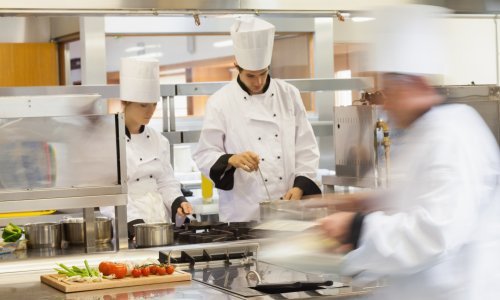 Najveće turističke tvrtke povećavaju plaće radnika