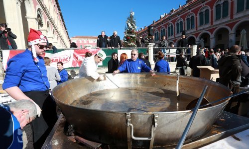 Čime se sve častilo na ulicama hrvatskih gradova?