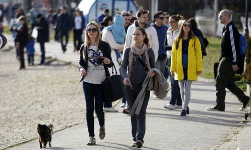 Sunčano i vjetrovito, popodne stiže naoblačenje