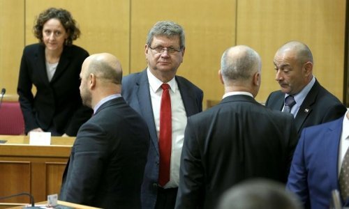 Mrsić izvisio sa sastanka i poručio: Ne podržavam isključivanje nekih osoba!