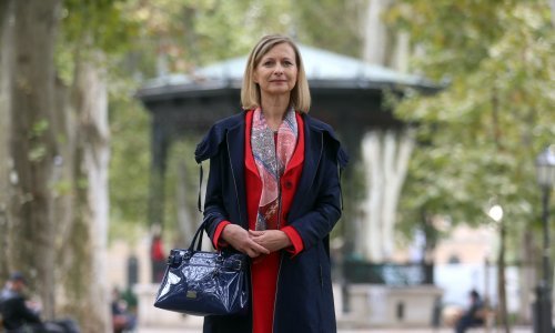 Za slovensku veleposlanicu slovenske kazne logične, a hrvatske nemaju smisla