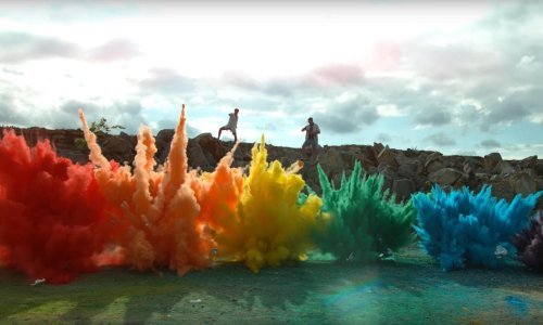 Pogledajte usporenu snimku eksplozije boja