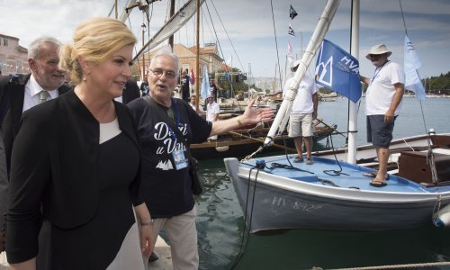 Grabar-Kitarović: Od nove Vlade očekujem da prioritet da oživljavanju otoka