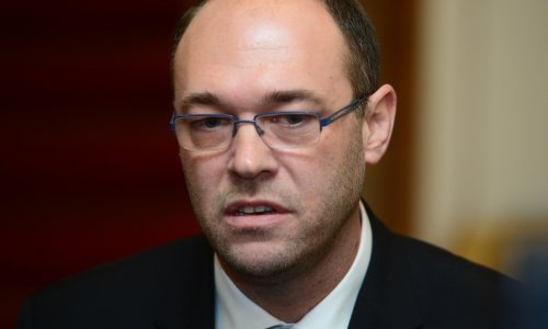 Ministar Stier sutra u posjetu Vatikanu