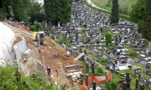 Zbog sanacije klizišta Židovskog groblja prekopava se partizanska spomen-grobnica