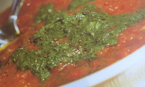 Juha od svježih rajčica i paprika s bosiljkom