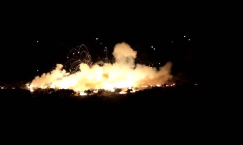 Rusi zasipaju Idlib zapaljivim bombama koje gore kao sunce