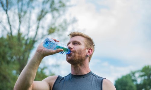 Vozite a ne pijete dovoljno tekućine? To je kao 0,8 promila alkohola u krvi