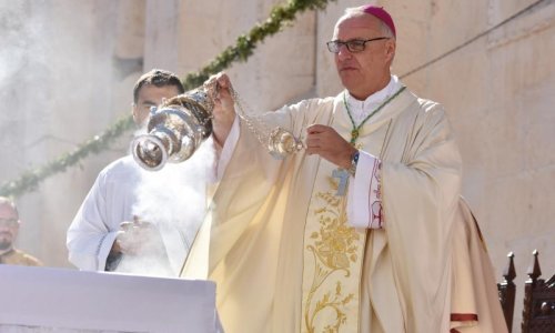 Biskup Živković čestitao kolegi Košiću i poručio: Kanite se mržnje